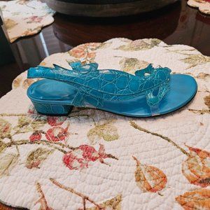 Alligator sandals